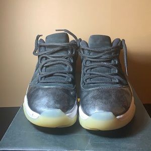 Jordan Retro 11 “Barons” Size 13